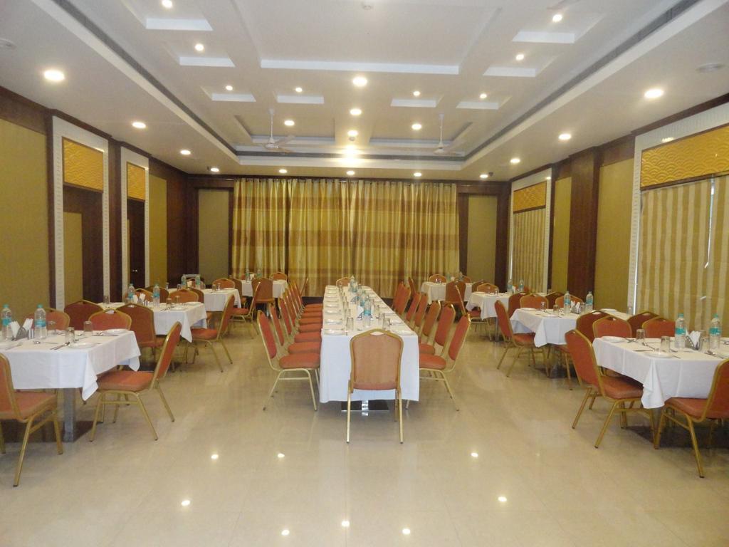 แอลป์เรสซิเดนซี Hotel Krishnagiri ภายนอก รูปภาพ